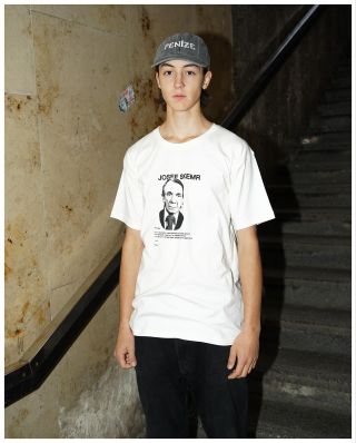 These images show @annarutova & @slimso_ making various poses at Můstek metro station in order to promote new kzw drip....